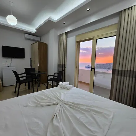 Solmare Sarandë