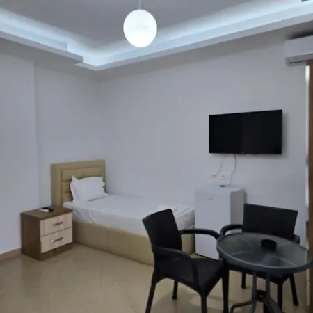 Solmare Sarandë